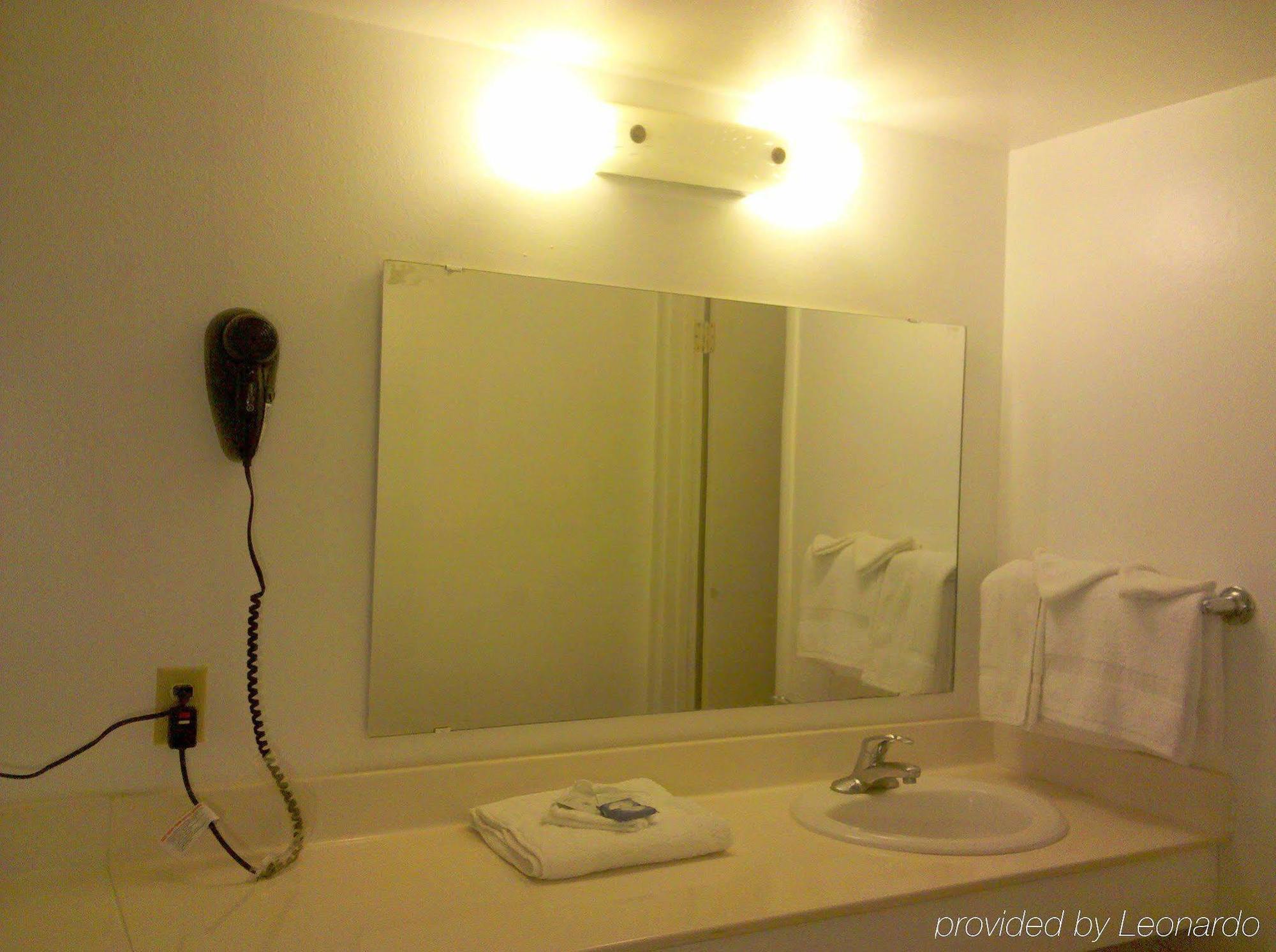 Maple Inn And Suites Los Banos Zimmer foto
